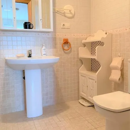 Alojamiento Clausurado Apartment Burela